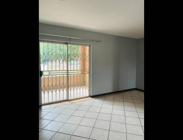 2 BEDROOM APARTMENT FOR SALE IN DIE HOEWES